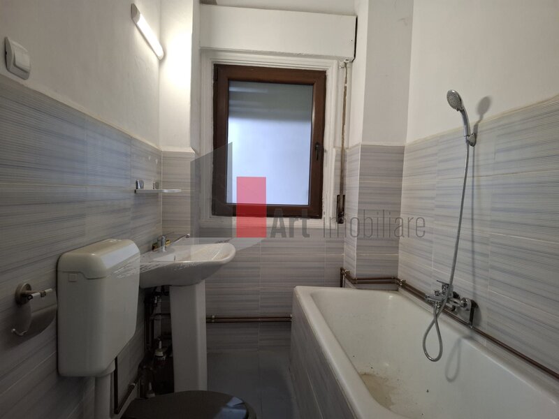 Cismigiu, Kogalniceanu, urgent, stradal, superpozitie,  scara curata, negociabil.